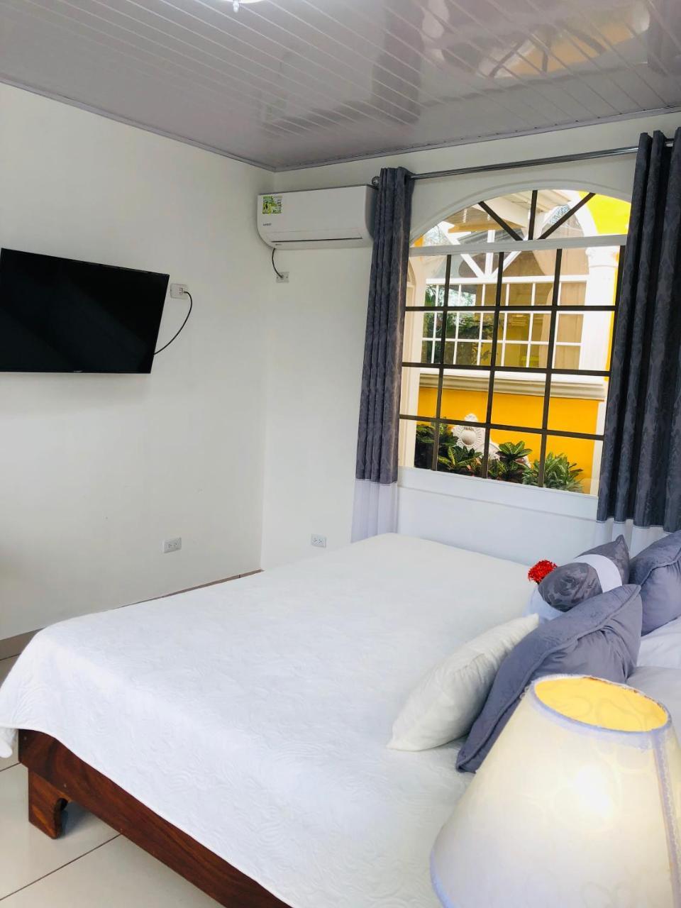 Hotel Andrea Neily Dış mekan fotoğraf