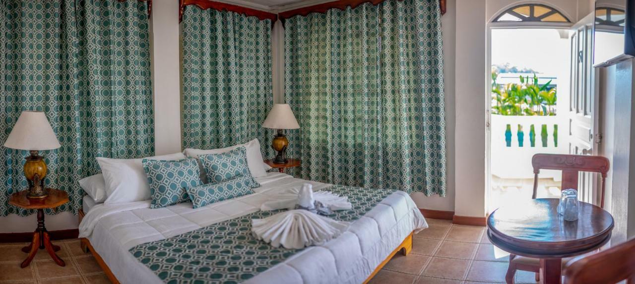 Hotel Andrea Neily Dış mekan fotoğraf